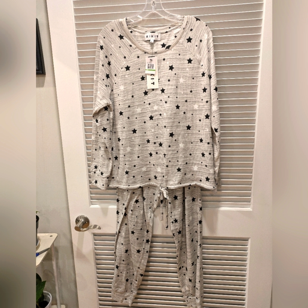 K - I - K -I - T Women's Size L Pajama